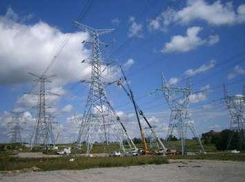Hydro One crews. (Photo courtesy of Hydro One)
