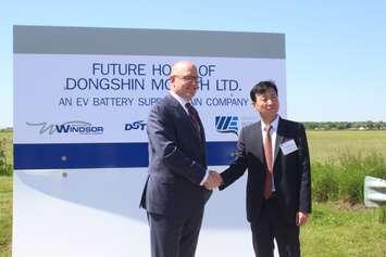 Windsor Mayor Drew Dilkens and Dongshin Motech Ltd. CEO Choon Woo Lim, June 3, 2022. (Photo by Maureen Revait)