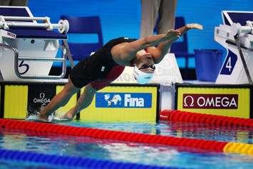 Kylie Masse dives into the water for the women's 200m backstroke final at the FINA World Swimming Championships in Budapest, Hungary on July 29, 2017 (Photo courtesy of Ian MacNicol/Swimming Canada)