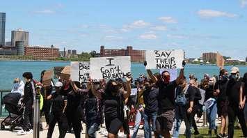 Protesters along Windsor's riverfront on May 31, 2020. (Photo by Adelle Loiselle)