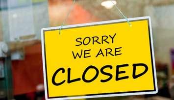 Closed sign. © Can Stock Photo / luissantos84