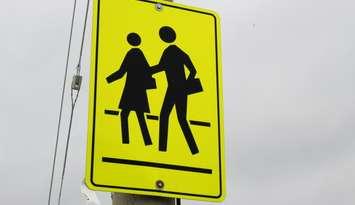 A school crossing sign. (Photo by Adelle Loiselle.)