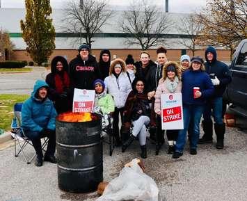 Workers from Integram Seating on the picket line, November 8, 2023. Photo courtesy Unifor Local 444/Twitter.