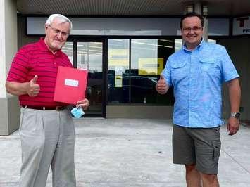 Richard Kusmierczyk, left, with his son, Windsor-Tecumseh MP Irek Kusmierczyk, August 2021. Photo courtesy Irek Kusmierczyk/Facebook.
