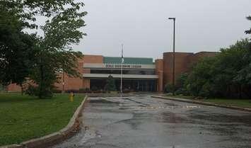 L'Essor Secondary School in Tecumseh. Photo  courtesy Lessoredits/Wikipedia.