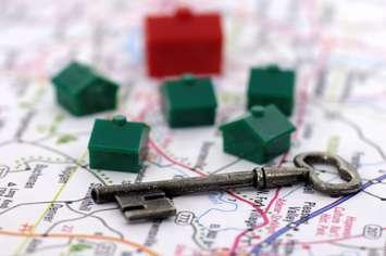 Mortgage interest rate costs © Can Stock Photo / webking