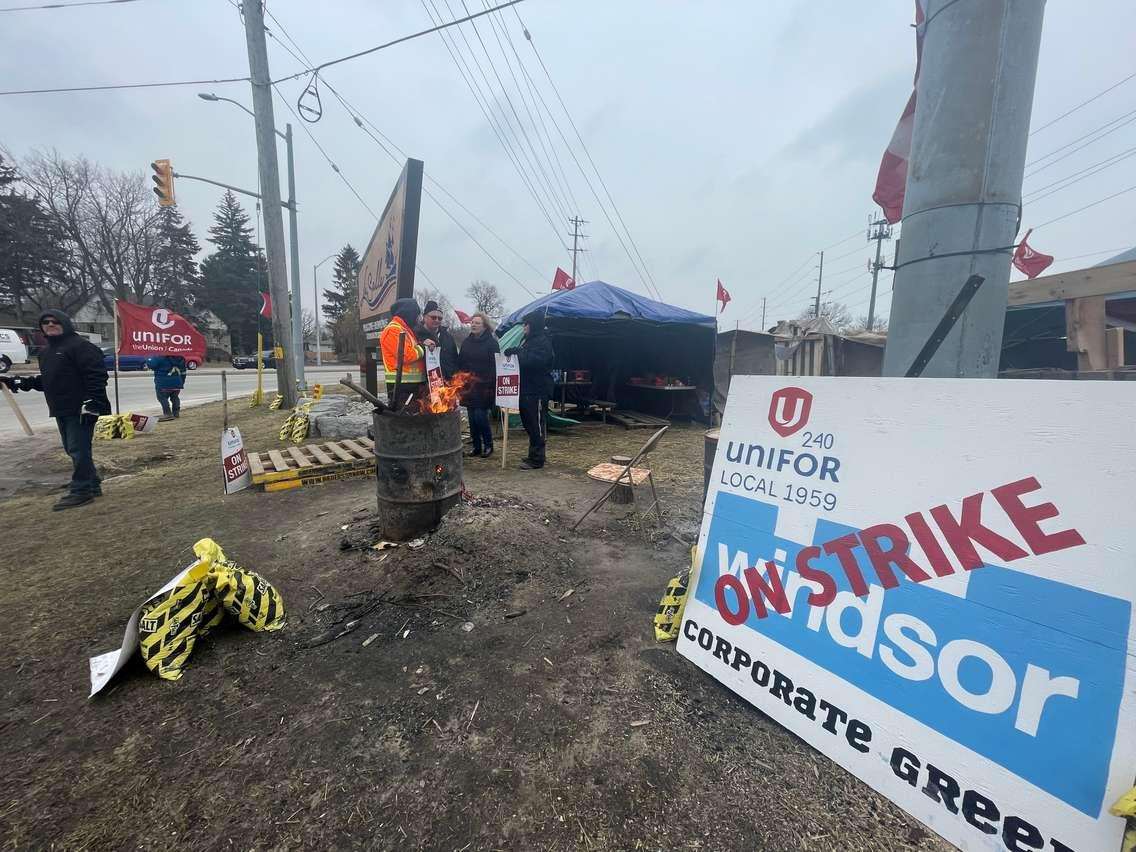 Windsor Salt employee on the picket line, March 3, 2023. (Photo by Maureen Revait) 