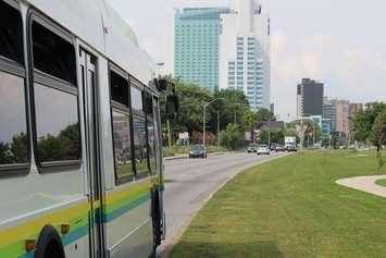 Windsor city bus headed westbound on Riverside Dr. in Windsor. (Photo by Adelle Loiselle.)