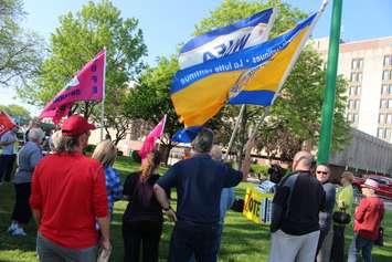 A number of unions hold a rally protesting health care cuts in front of Windsor Regional Hospital, May 24, 2016. (Photo by Jason Viau)