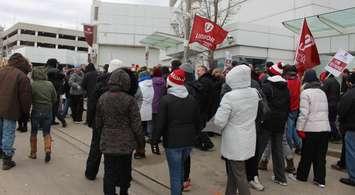 Members of Unifor Local 444 march around Caesars Windsor during labour disruption, April 17, 2018. (Photo by Maureen Revait) 