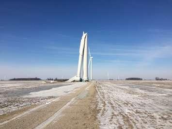 A broken wind turbine sits in a field near Drake Rd. and 16 Line in Chatham-Kent. January 19, 2018. (Old photo by Paul Pedro)