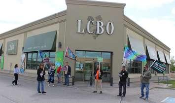 LCBO employees holds information picket outside of LCBO on Howard Ave. in Windsor. May 19, 2017. (Photo by Maureen Revait) 