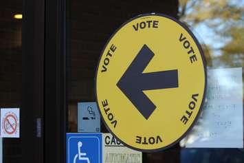 A generic voting sign.  (Photo by Alexandra Latremouille)