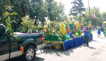 Corn-themed floats roll up Lacasse Blvd in the Tecumseh Corn Festival Parade, August 26, 2017. (Photo by Mark Brown/Blackburn News)
