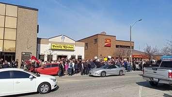 Crowd outside of Family Kitchen restaurant in Leamington (via Henry Hildebrandt on Facebook)