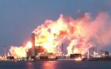 Imperial Oil reported flaring due to an "operating issue" at its Sarnia site, February 23, 2017. (Photo courtesy of Lisa Pugliano Mrowiec via Facebook)