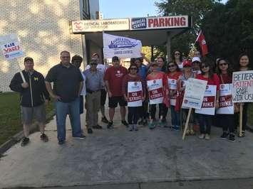 Members of Unifor Local 2458 picket outside Medical Laboratories of Windsor's Ouellette lab on October 2, 2017. Photo courtesy of Unifor Local 2458/Facebook.