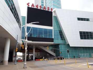 The marquee is dark over the valet entrance to Caesars Windsor after employees walk off the job in a labour dispute, April 6, 2018. Photo by Mark Brown/Blackburn News.