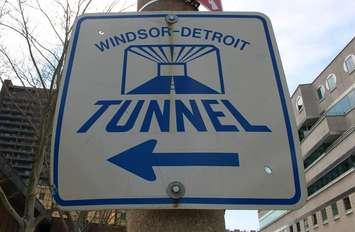 Windsor-Detroit Tunnel sign . (photo by Mike Vlasveld)